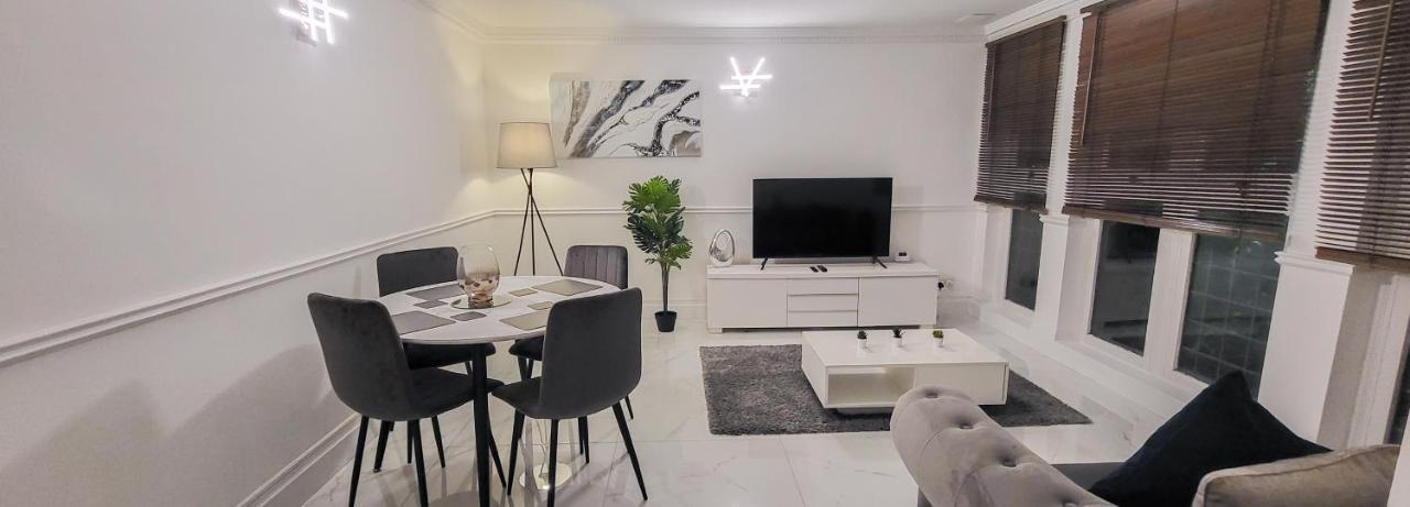 Stunning 2 Bedroom Apartment In Canary Wharf - Morland Apartments London Exterior photo