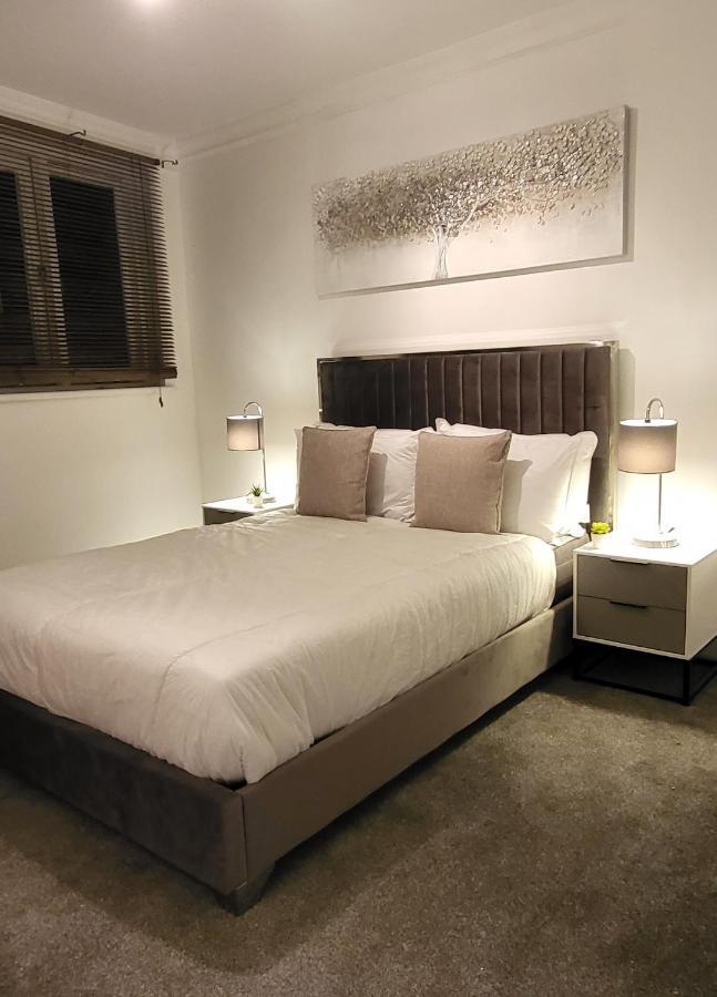 Stunning 2 Bedroom Apartment In Canary Wharf - Morland Apartments London Exterior photo
