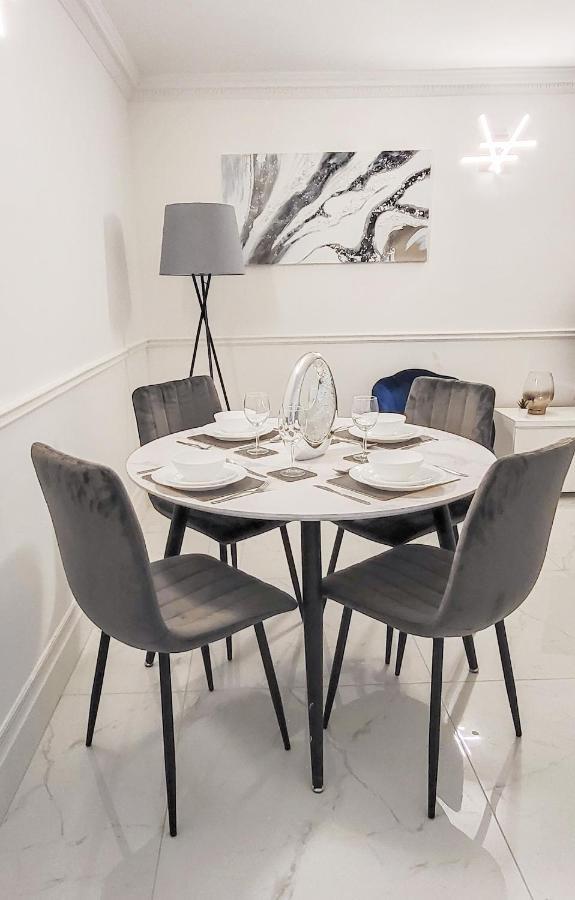Stunning 2 Bedroom Apartment In Canary Wharf - Morland Apartments London Exterior photo