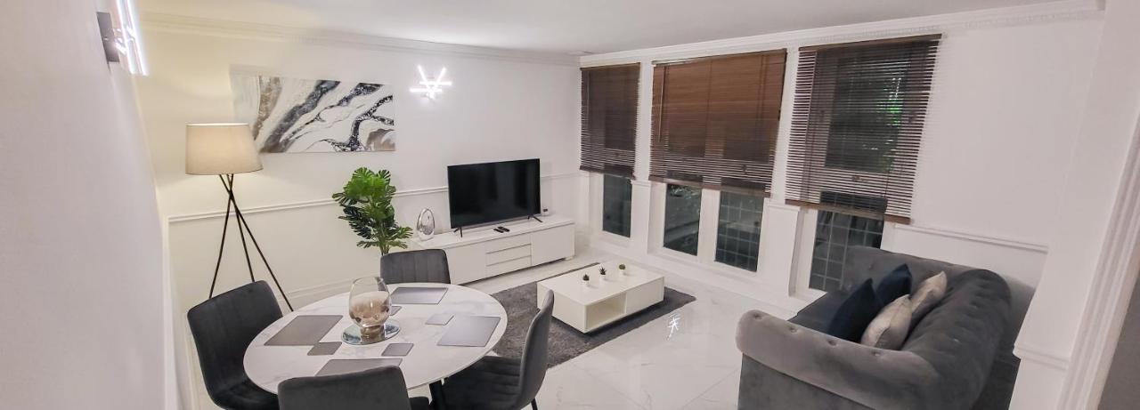 Stunning 2 Bedroom Apartment In Canary Wharf - Morland Apartments London Exterior photo