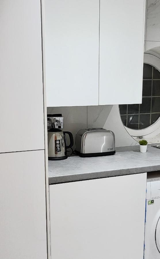 Stunning 2 Bedroom Apartment In Canary Wharf - Morland Apartments London Exterior photo