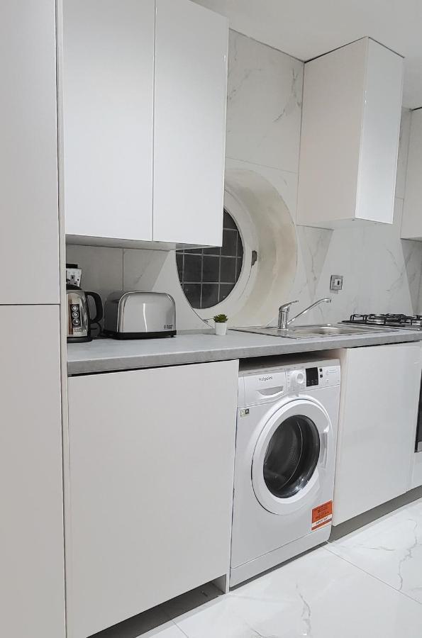 Stunning 2 Bedroom Apartment In Canary Wharf - Morland Apartments London Exterior photo