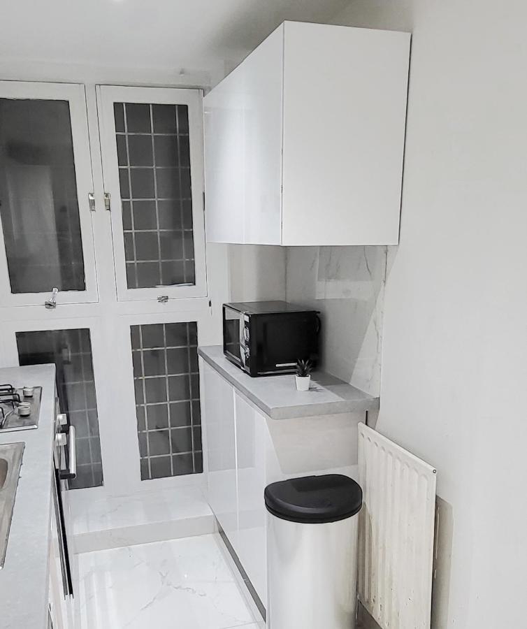 Stunning 2 Bedroom Apartment In Canary Wharf - Morland Apartments London Exterior photo